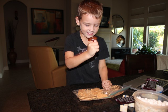 marriage blog kid crushing graham crackers