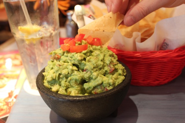 how to celebrate an anniversary table guac