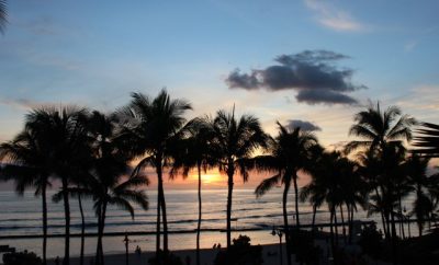 couples blog travel hawaii sunset waikiki beach