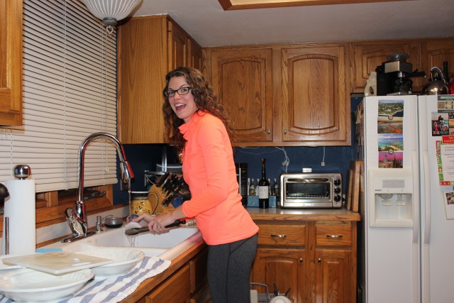 wife blog travel blog chelsea avery doing dishes colorado