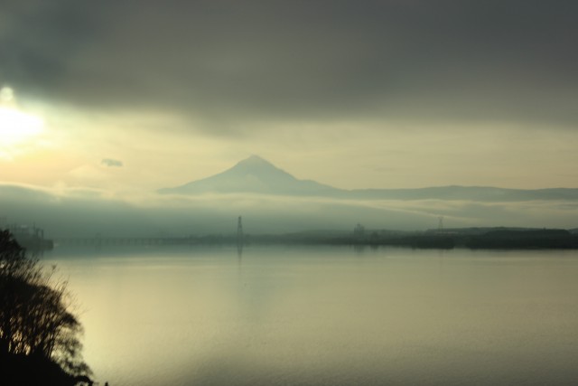 wifestyle blog mount hood in the fog
