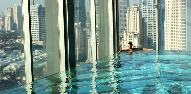 shanghai rooftop pool